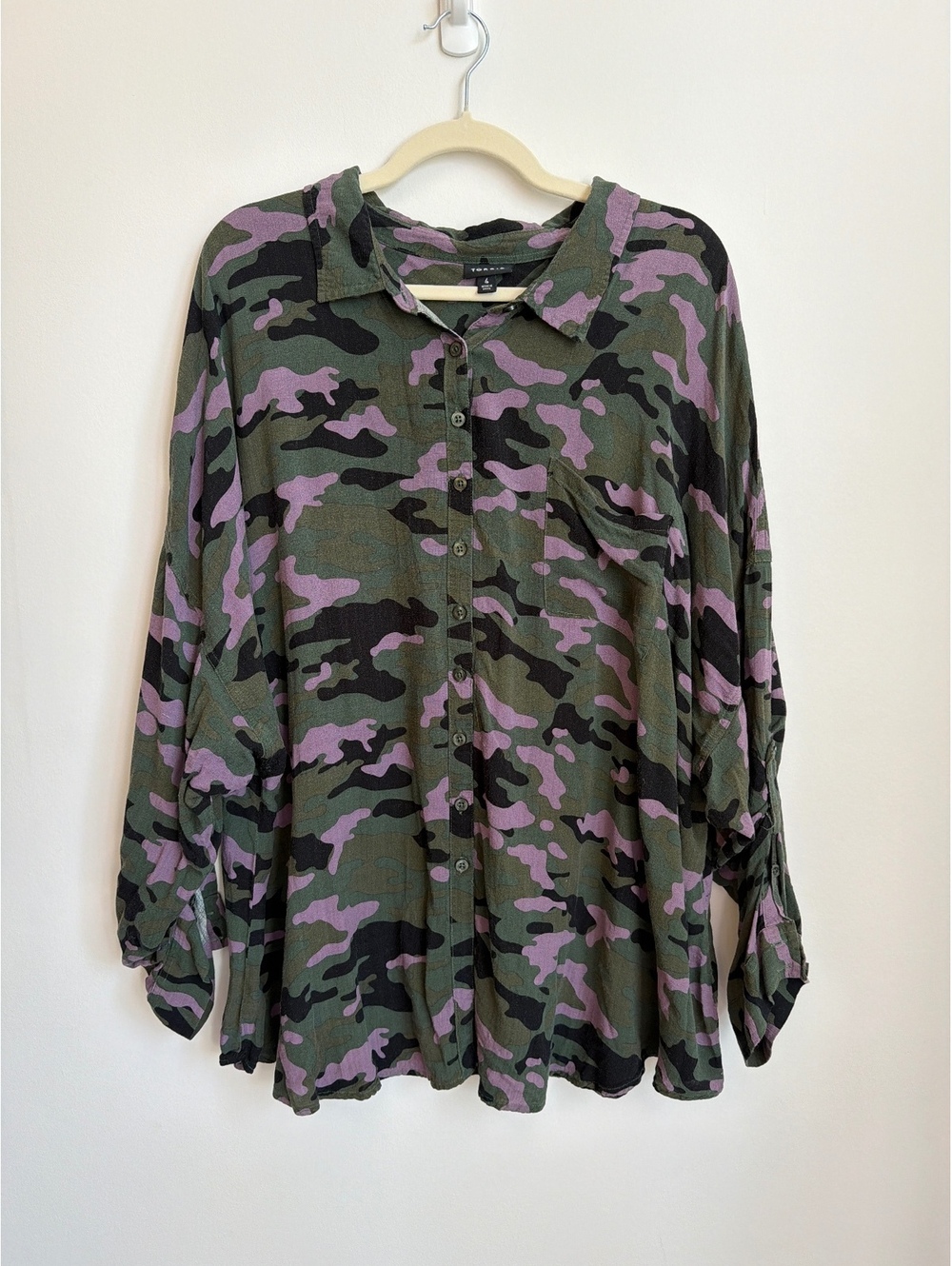Torrid Blouse Women's Size 4 Green Purple Camo Button Up Long Sleeve Collared